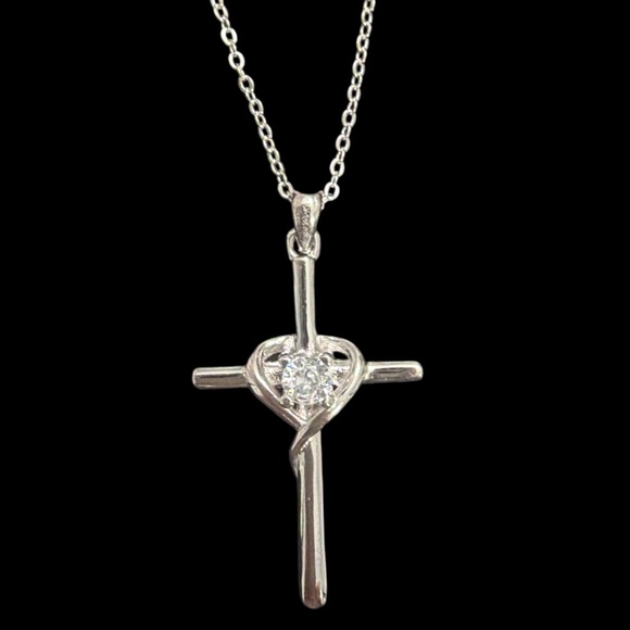 925 Silver Cross Pendant and Necklace - Picture 3 of 3